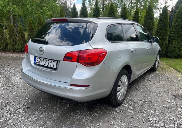 Opel Astra cena 33800 przebieg: 137000, rok produkcji 2014 z Rybnik małe 154